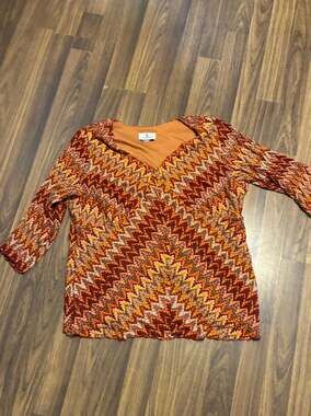 JL Studio Vintage Chevron Zig Zag Knit V-Neck Long Sleeve Top